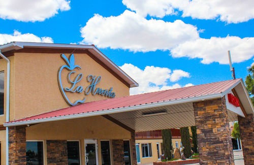 Cuauhtemoc Hotel | La Huerta Inn & Suites