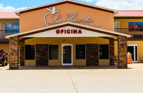 Cuauhtemoc Hotel | La Huerta Inn & Suites