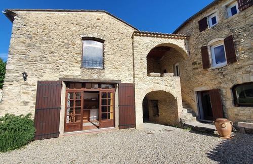 Portes-en-Valdaine Cottage | La Magnanerie: Provencal setting with swimming pool