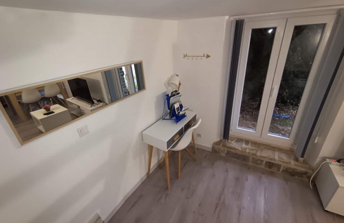 Le Vieil-Evreux House | La Maison Cupidon, ideal for 1 or 2 people - fully equipped studio apartment