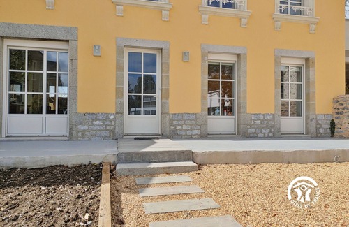 Louverne Apartment | La Maison du Bourg Cottage with Terrace and Parking, 4 People in Louverné