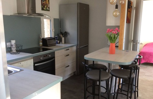 Le Barcares House | "La Maison du Lac "Fisherman's farmhouse, sleeps 4, classified 2, swimming wifi