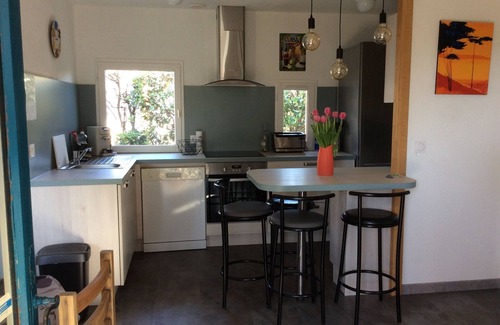 Le Barcares House | "La Maison du Lac "Fisherman's farmhouse, sleeps 4, classified 2, swimming wifi