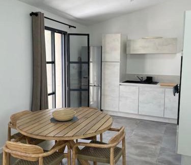 Marseillan Apartment | La maison du Port Apt MARSA