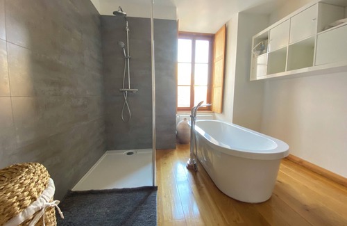 Flavigny-sur-Ozerain Bed & Breakfast | La Maison Galimard – Guest Rooms in Flavigny-sur-Ozerain