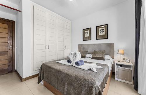 Puerto Calero House | La Malvarrosa