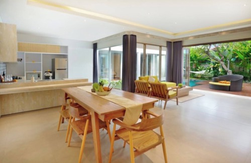 Kerobokan Villa | La Mira Villa Seminyak by Ini Vie Hospitality