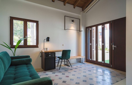 Pedregalejo Hotel | La moderna suites