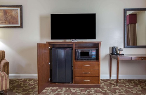 Moreno Valley Hotel | La Quinta Inn & Suites by Wyndham Moreno Valley
