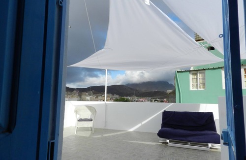 Mindelo House | LA RESIDENCIA 95 m² of color & joy