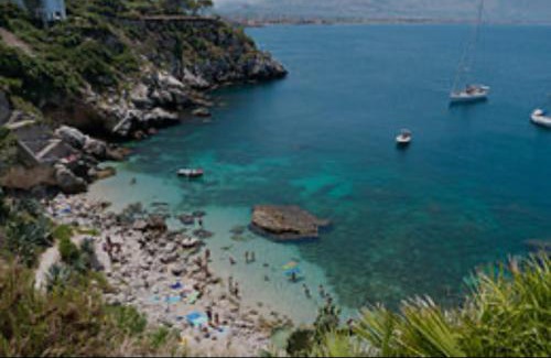 Aspra Apartment | La Riva - Seashore