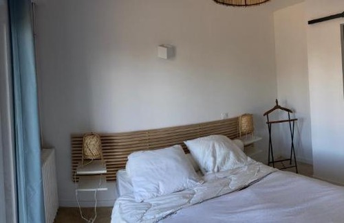 Est House | La Rolande