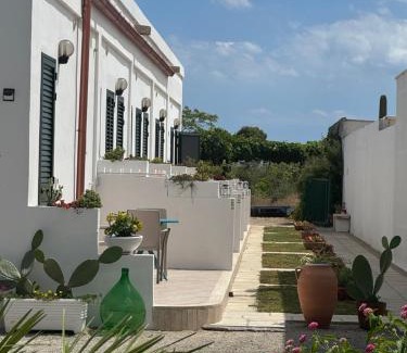 Uggiano la Chiesa Bed & Breakfast | La Rondine bed and breakfast