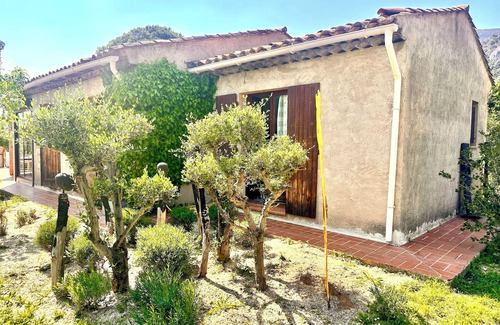 Tourrettes-sur-Loup Villa | La Room Gallery – Esc’Appart