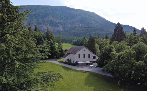 Saint-Pierre-d'Argencon Bed & Breakfast | La Source