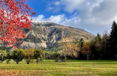 Saint-Pierre-d'Argencon Bed & Breakfast | La Source