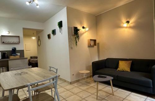 La Celle-sous-Gouzon Apartment | La terrasse de Grangevieille