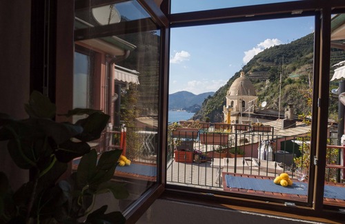 Vernazza Apartment | La Torretta dei Merli With Views