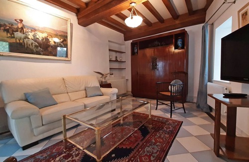 Chaintre House | La Tour du Château de Chaintré, 4**** Charm, Comfort, Equestrian center, Tennis court