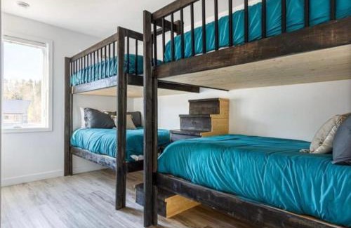 Mauricie Ski Chalet | La Tranquilité Moderne