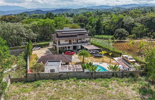 La Vega Villa | La Vega Villa With Private Pool and BBQ