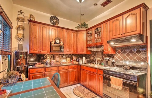 Tobin Hill Villa | La Villa By The Rivewalk Gardens & Pavilions