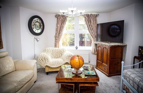Rochester House | Labode Properties - Rochester Central 3 Bed