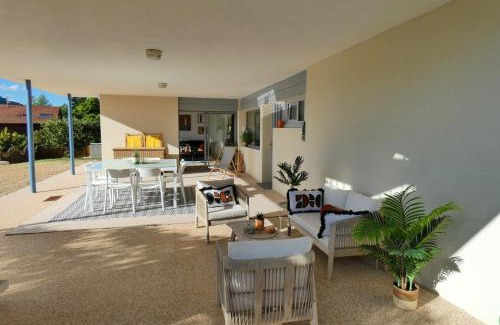 Bilieu Apartment | LAC CASA 60' Sixties-style flat with terrace overlooking the lake 300 m