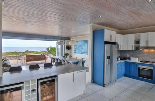 Kleinmond House | Lady Serenity | Unwind in the hot tub |Ocean and mountain views
