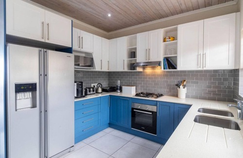 Kleinmond House | Lady Serenity | Unwind in the hot tub |Ocean and mountain views