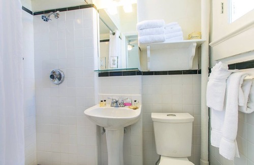 French Quarter House | Lafitte Hotel & Bar