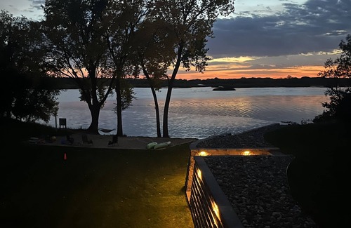 Cannon Falls House | LAKE ACCESS HOME with BREATHTAKING VIEWS of RIVER and Wildlife - SLEEPS 6