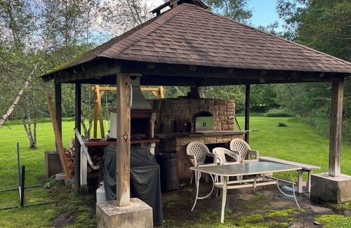 Lake Ariel House | Lake Ariel: Families, Sauna, KING Bed, BBQ Firepit, Pool, Outdoor Kitchen