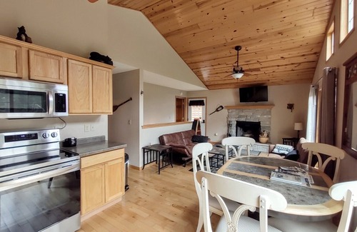 Rome House | Lake Arrowhead Sand Valley Golf Entire Log Home on ATV/snowmobile Trl Wet Bar