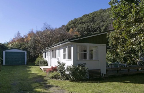Kinloch Cottage | Lake Bach Escape - Kinloch Bach