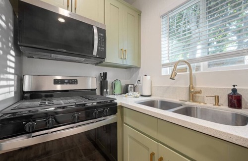 Lake Balboa House | Lake Balboa Hideaway