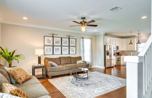 Lake Charles House | Lake Charles Vacation Rental Near Downtown!