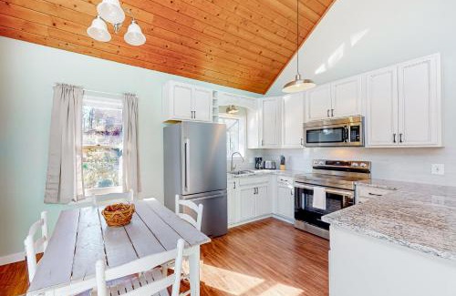 Franklin House | Lake Emory Gem
