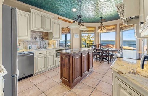 Zwolle House | Lake Escape Paradise: Premier fishing getaway