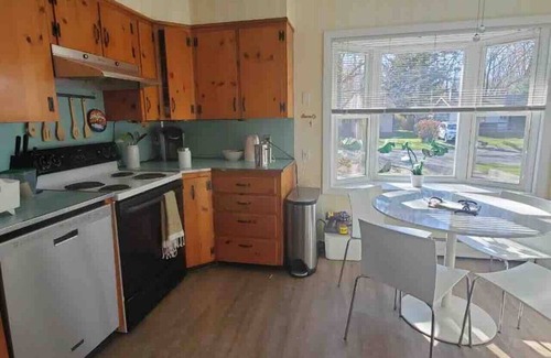 Copake Cottage | Lake Front Cottage with Sun Soaked Terraces