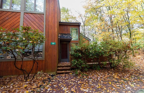 Lake Harmony House | Lake Front Townhome in Heart of Poconos