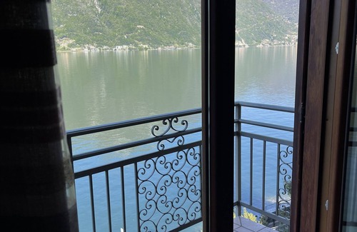 Nesso Apartment | Lake Front with Large Balcony, Lake Access & Boat Dock