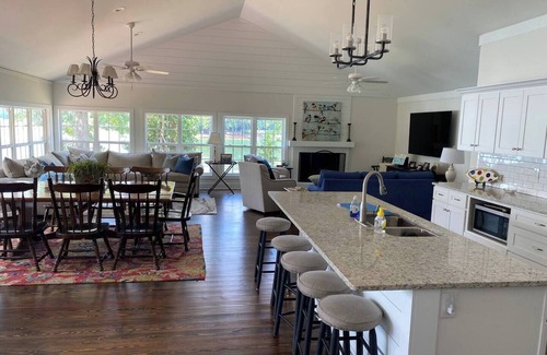 Fair Play House | Lake Hartwell Hideaway 20 Minutes to Clemson!
