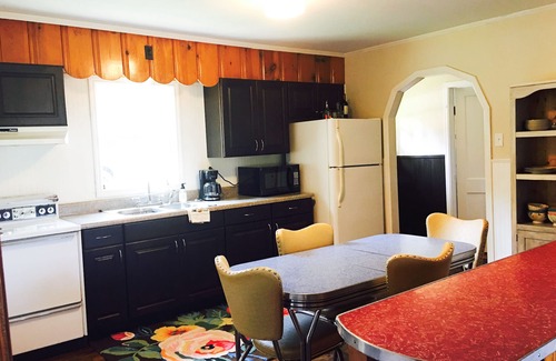 Pacific House | Lake Haven - Updated Mid Century Cabin Only 35 Mins from St. Louis