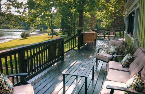 Pacific House | Lake Haven - Updated Mid Century Cabin Only 35 Mins from St. Louis