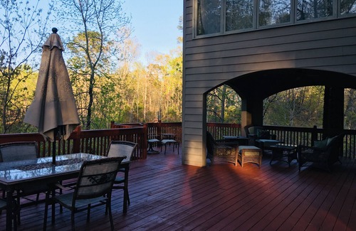 Tallassee House | Lake House in the Treetops overlooking Lake Martin