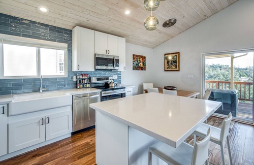 Oak Shores House | Lake House