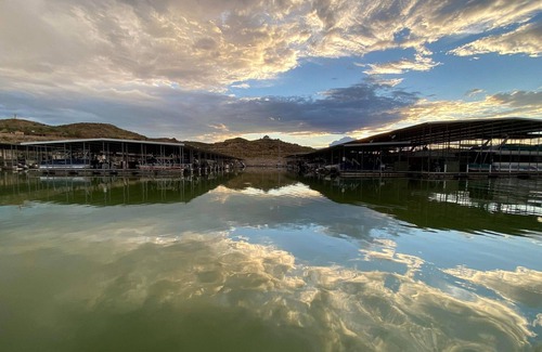 Elephant Butte House | Lake House with Ping Pong & Pool Table, sleeps 16, 1.5 bath with full kitchen