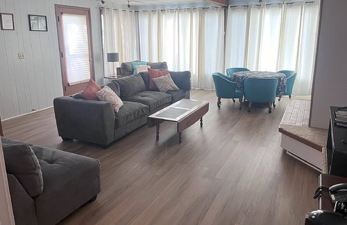 Angola Cottage | Lake James Red Sands Beach Lake Front Cottage - Family Friendly!