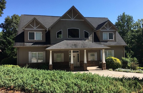 Serenity Bay House | Lake Keowee Waterfront Home 15 miles from Clemson!